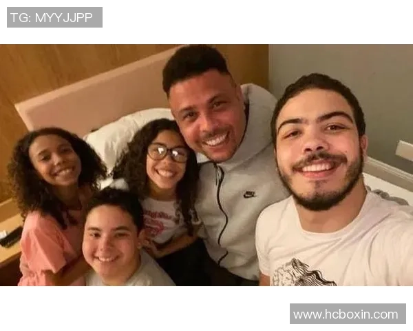 足球星二代拍照技巧大揭秘 父母的基因加持如何让镜头下的他们更具魅力